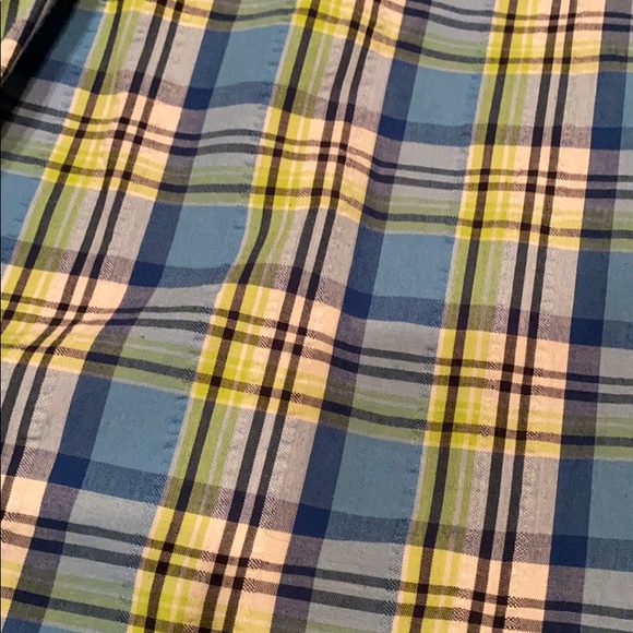 Button down - Picture 3 of 3